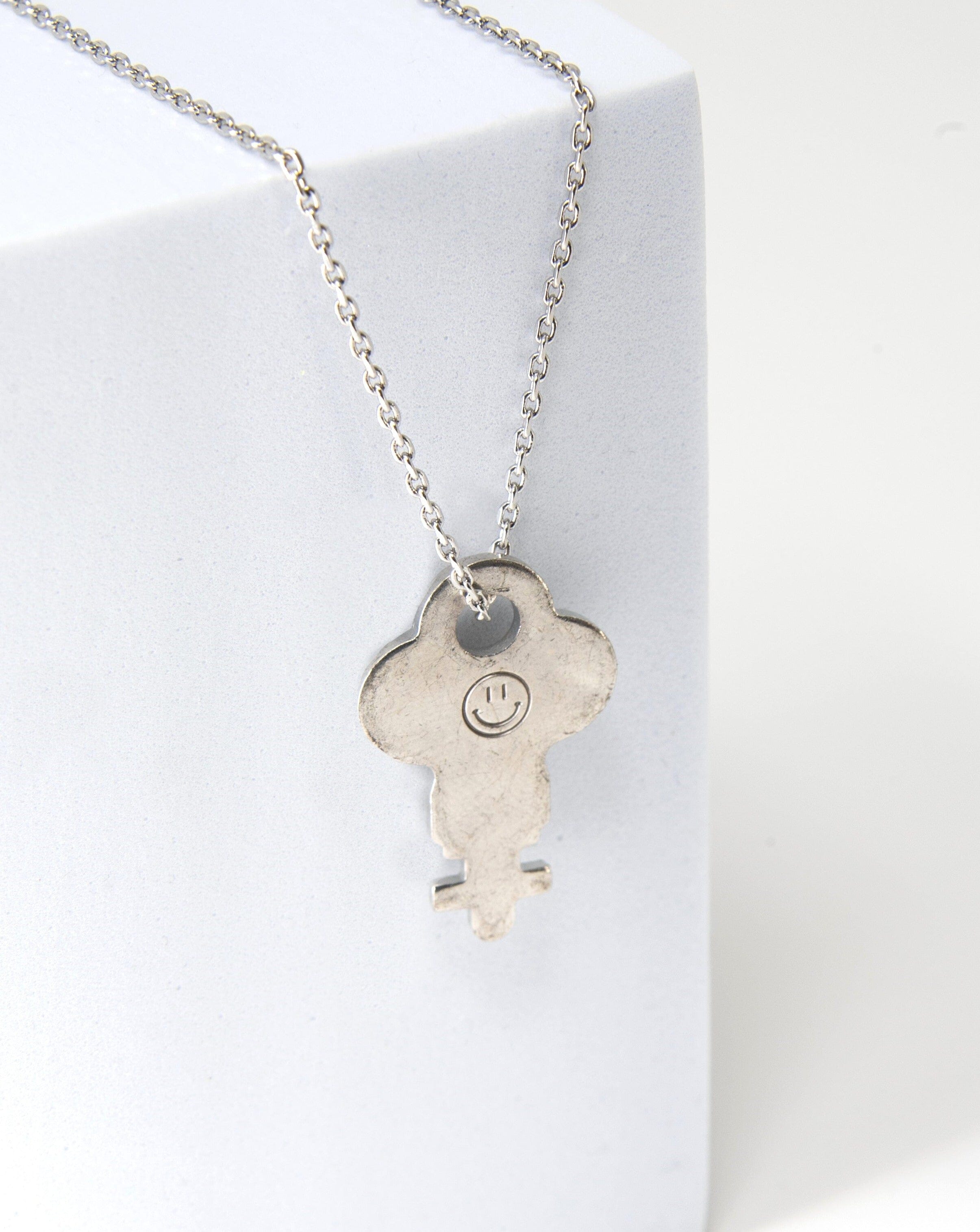 Dainty key store necklace